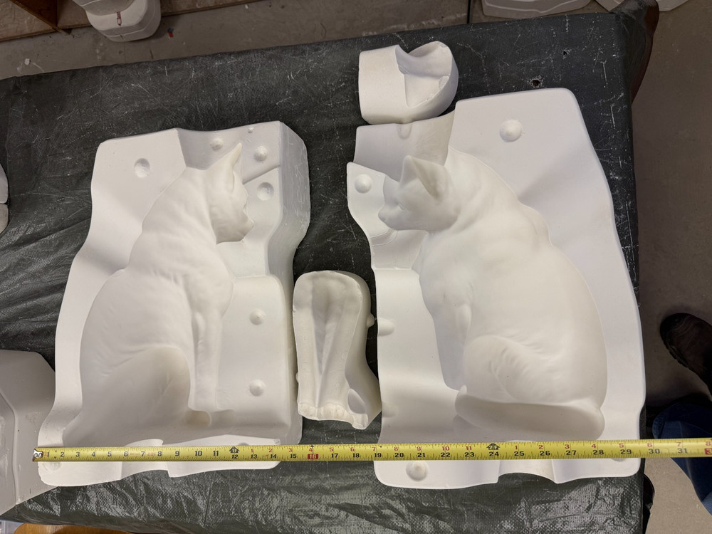 VINTAGE VALLEY VIEW CERAMIC MOLD #V-3 LARGE CAT