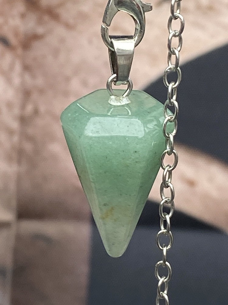 MAGICAL STONE PENDULUMS DIVINATION METAPHYSICAL