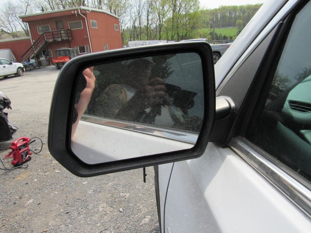 TRAVERSE 2021 Glove Box 1042784