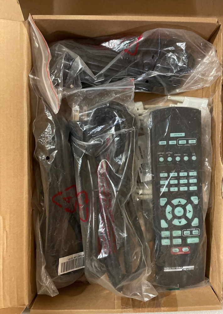 Digital Projection HIGHlite Cine 1080p 660 Projector