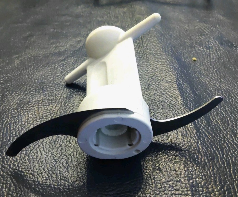 Mini Food Processor Blade With Tabs To Use To Pull Out