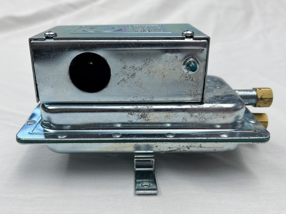 Cleveland Controls AFS-262 Pressure Switch