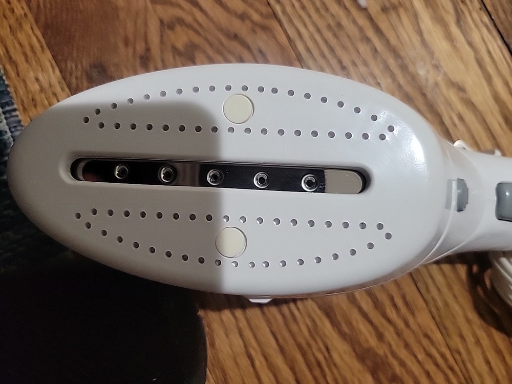 Rival Handheld Garment Steamer Working No attachments Model 11570 Works Great
