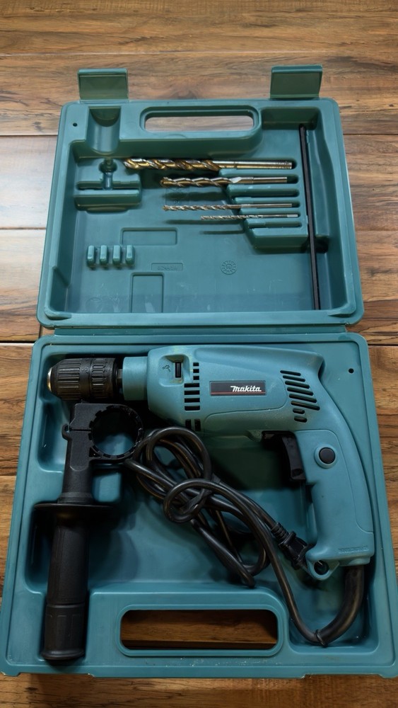 Makita HP1501 1/2” Corded Hammer Drill 5A w/ Case, Handle & Bits – Tested