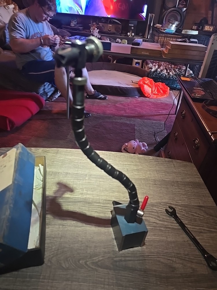 Central Tools 6417 - Flex Arm Magnetic Base