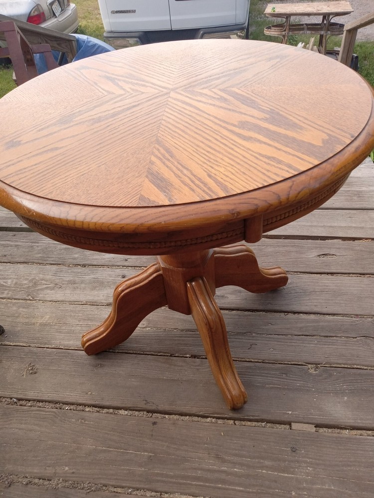 Round Oak End Table / Side Table (ET750)
