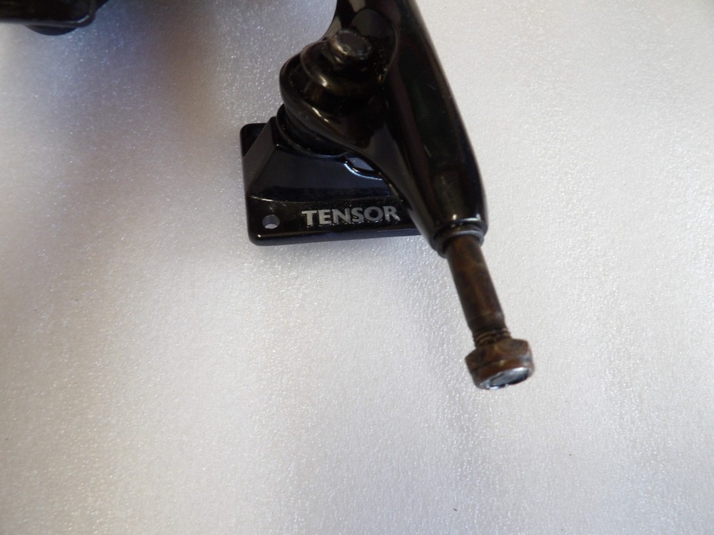 TENSOR Black skateboard trucks Excellent Condition