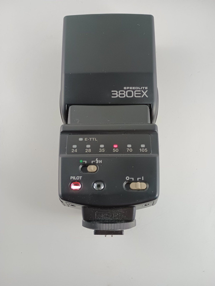 Canon Speedlite 380EX Flash with Case