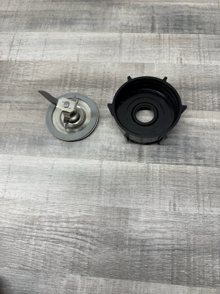 Oster Kitchen Center Blender Cup & Blade Assembly Replacement Part