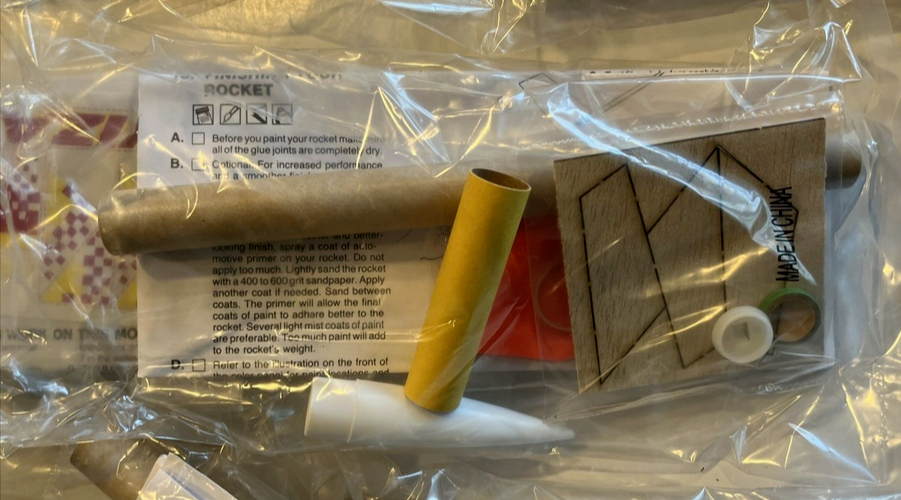 Estes 1292 Wizard Flying Model Rocket Kit