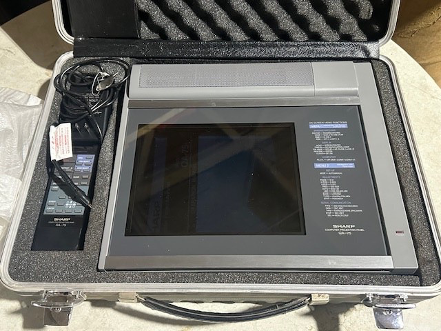 Sharp Computer Projection Panel QA-75 (Case, Remote, Cables, Manual)