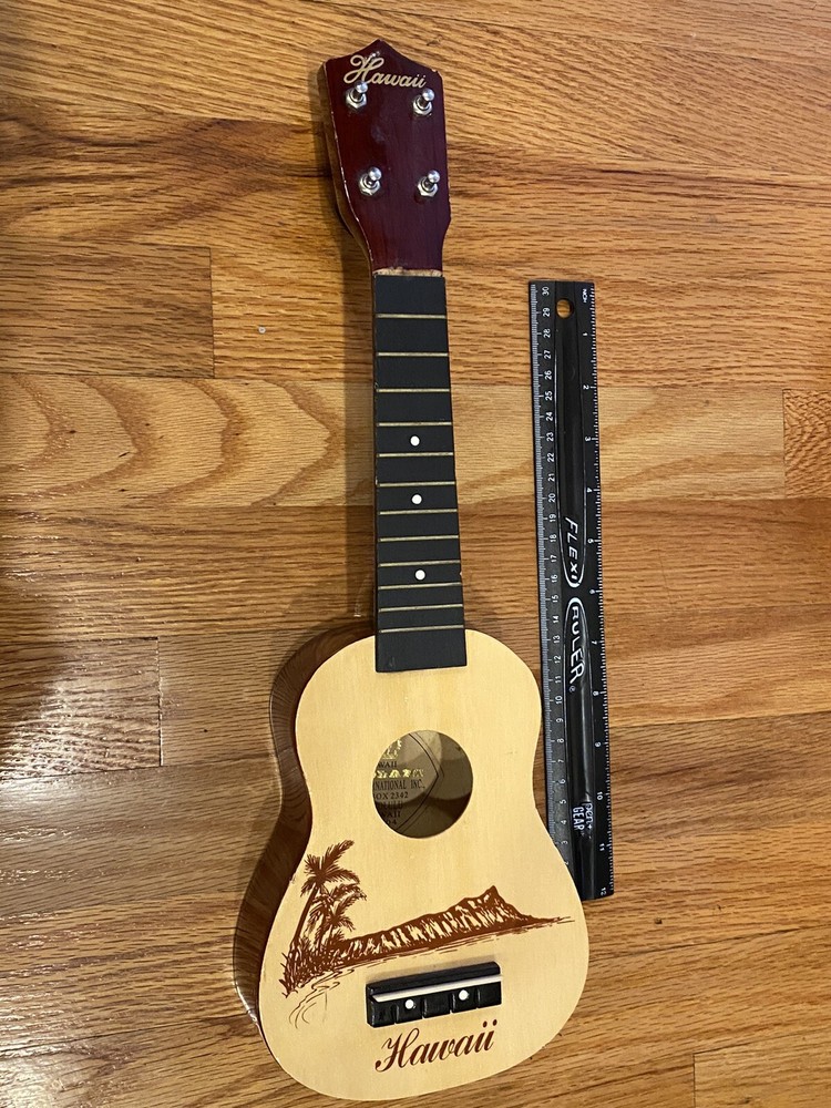 LEOLANI HAWAII UKULELE NO STRINGS - USED