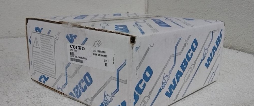 Genuine Volvo Mack Control Module 85151370