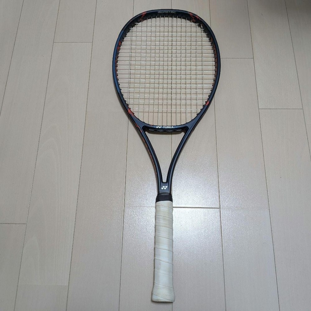 YONEX VCORE PRO 97 Tennis Racket