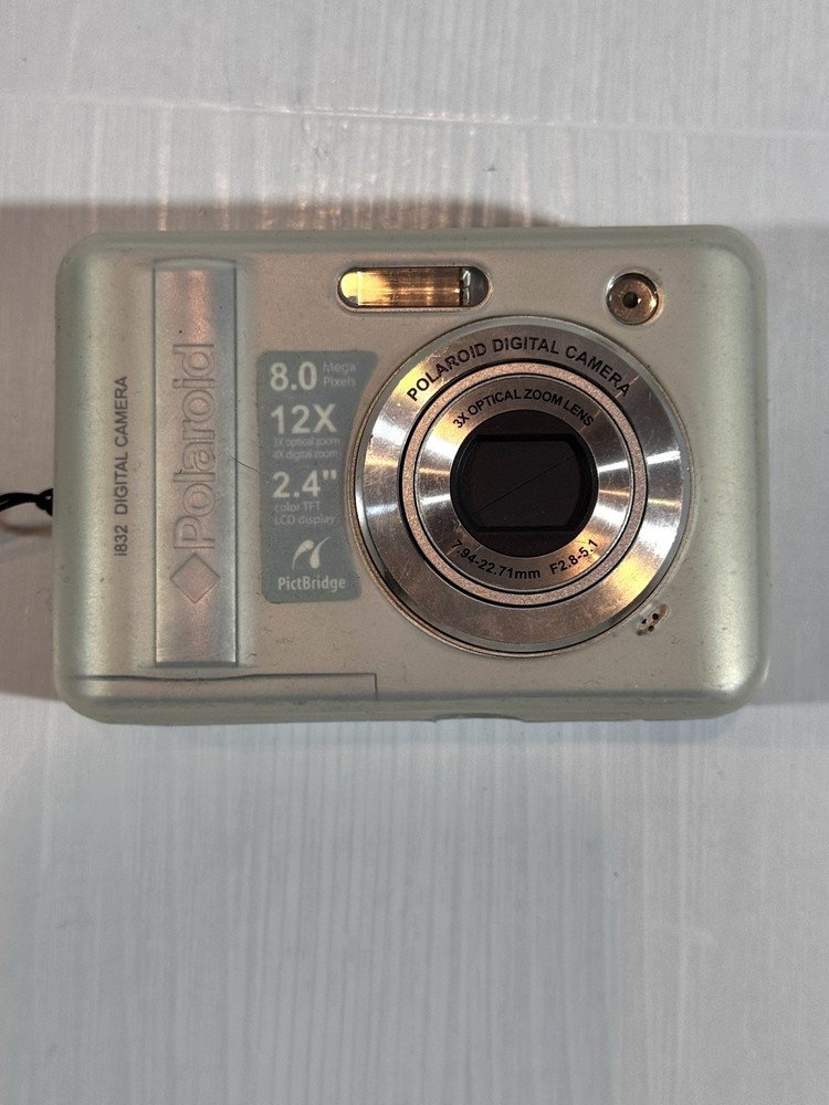 WORKING Polaroid i832 8.0 MP Digital Camera - Silver