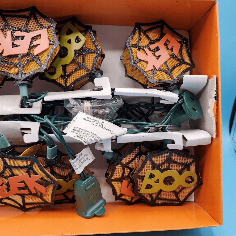 Halloween BOO & EEK Spiderweb String Lights 2007 Holiday Inspirations Plugin