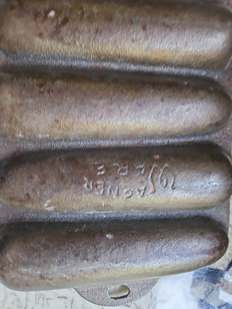 Wagner Iron Corn Bread Pan