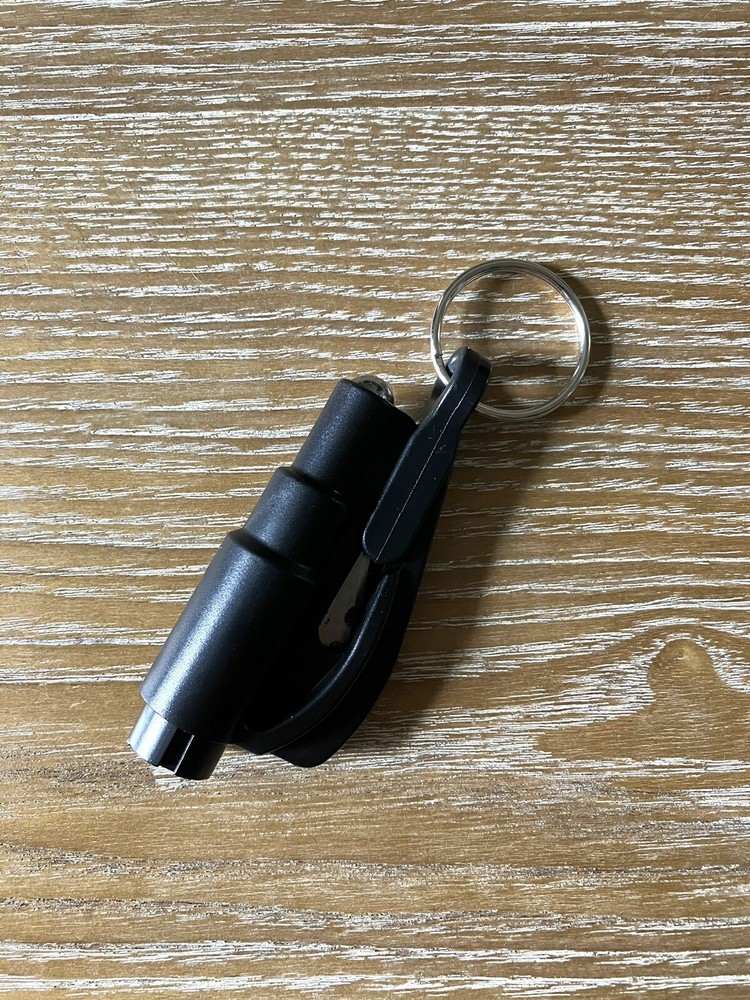 Key Chain Window-Punch & Seat Belt Cutting Tool