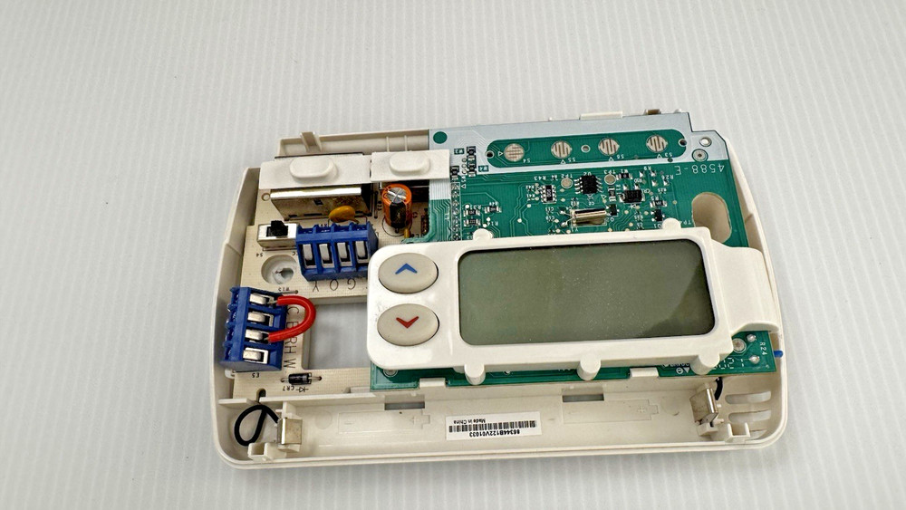 White Rogers Non-Programmable Thermostat 1F86-336 - Nice!