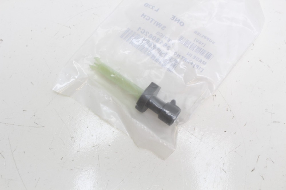 Genuine OEM International 2518062C1 Replacement Coolant Level Sensor Switch