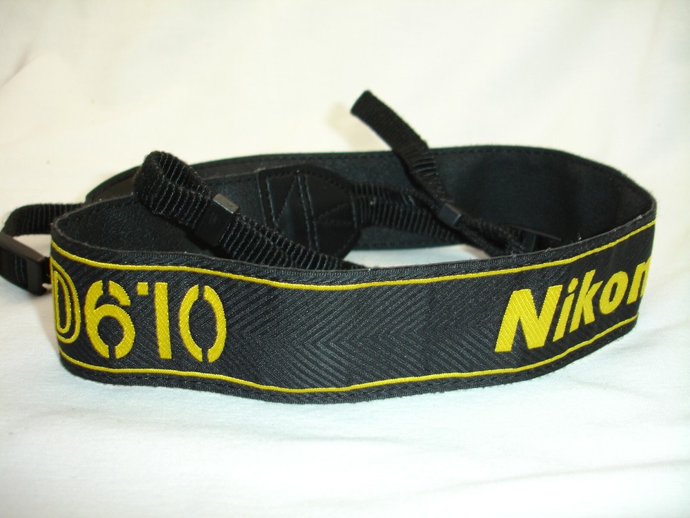 NIKON D610 CAMERA NECK STRAP , AN-DC10 Genuine