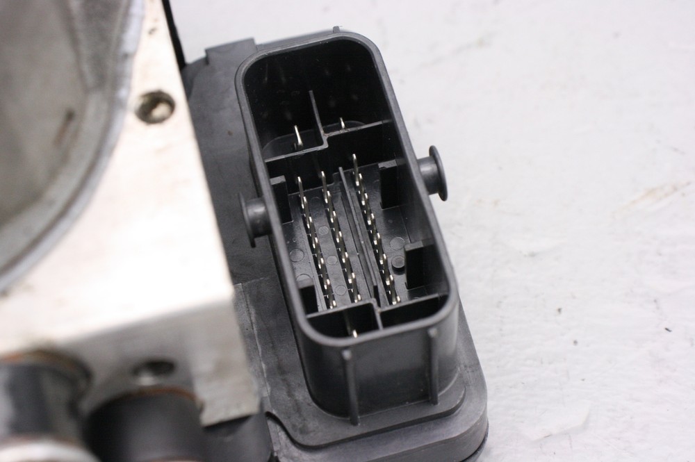 2017 Harley Road King ABS Pump Controller Module Unit 41100061B
