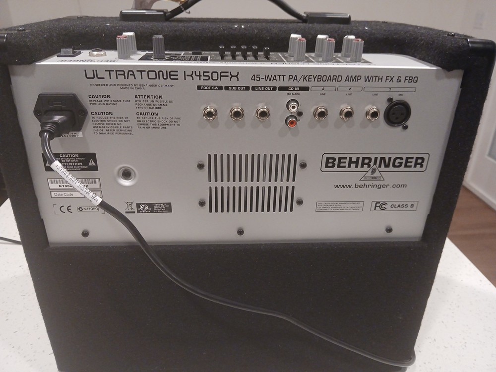 Behringer Ultratone K450FX - 45W Pa System/keyboard Amplifier