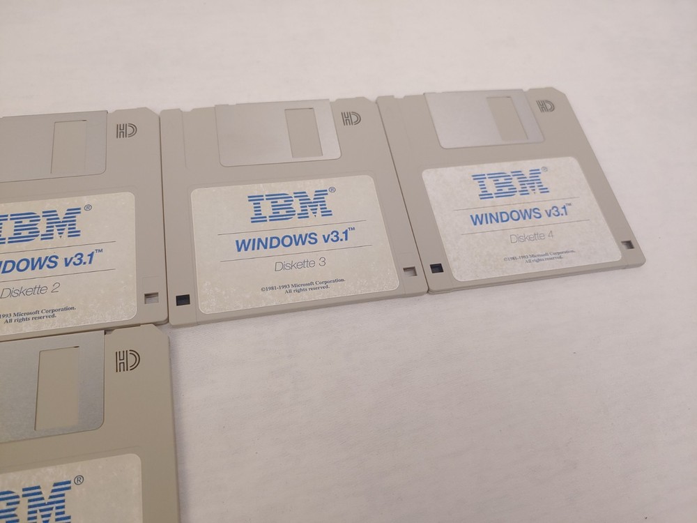 IBM branded Microsoft Windows 3.1 & PC DOS 6.1 Floppy Discs 3.5" OEM