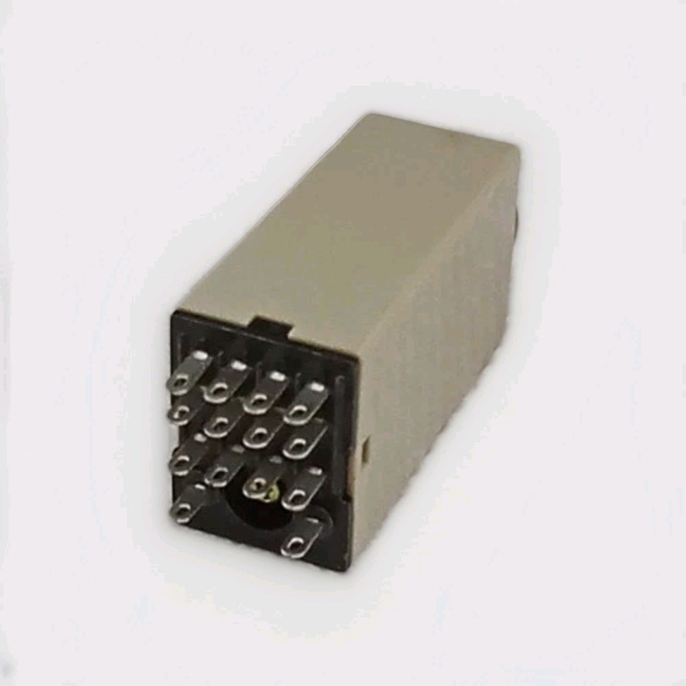 Omron H3Y-4 250v Timer