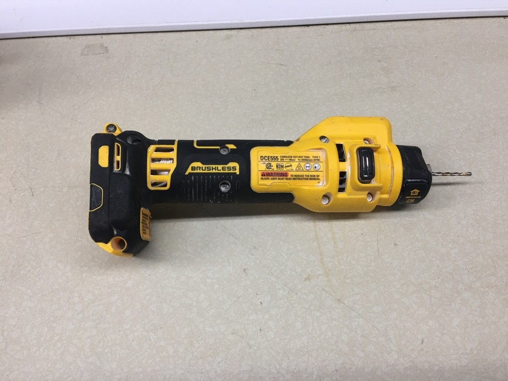 DEWALT DCE555 CUT-OUT TOOL (R7B017147)