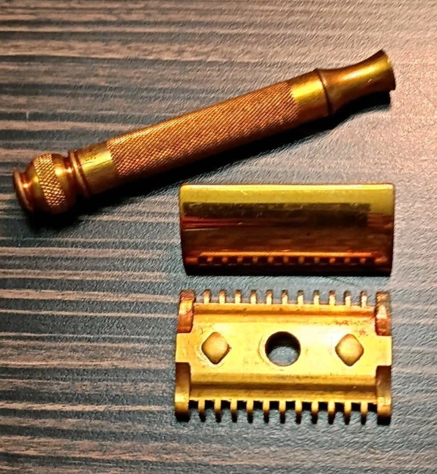 Vintage Razors (2) ~ Gillette W/Blades