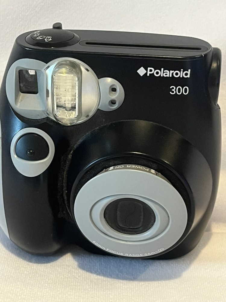 Polaroid 300 Camera in Black Instax GUC