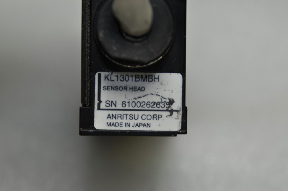 ANRITSU DISPLACEMENT KL2300A + LASER SENSOR HEAD KL1301BMBH & extension cable
