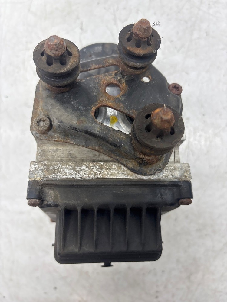 VW Passat B6 (2005 > 2010) ABS Pump Modulator Unit 3C0614109A