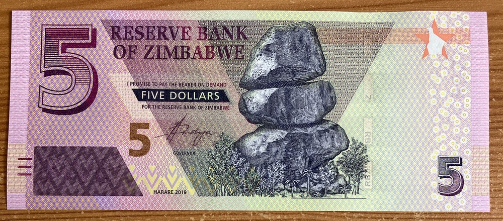ZIMBABWE - 2019 5 Dollars UNC Banknote