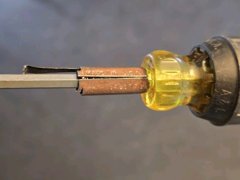 A & L Hold-E-Zee PHILLIPS SCREWDRIVER Black And Yellow READ