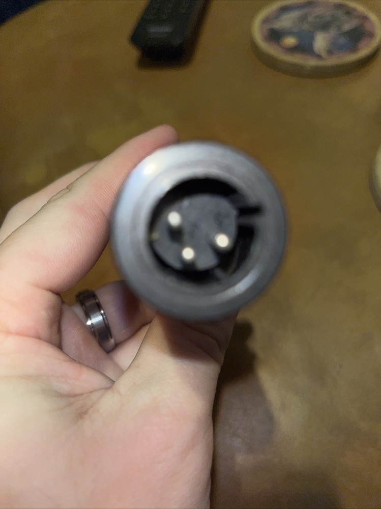 Karaoke USA M189 Professional Dynamic Microphone Smooth Frequency No Cable