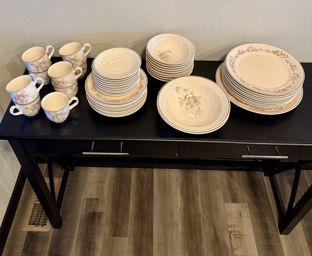 Noritake Keltcraft Dish Set Service for 9