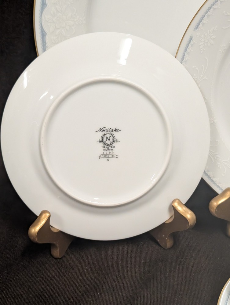Noritake Christine - 5 Piece Dinner Set - Excellent Condition