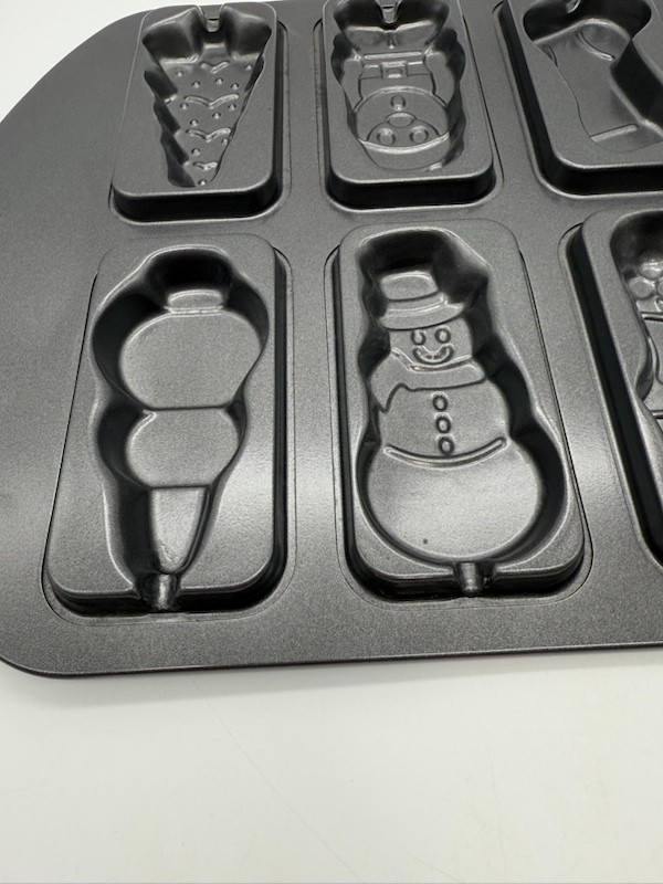 Wilton Christmas Cookie/Cake Pops 8 Cavity Baking Pan