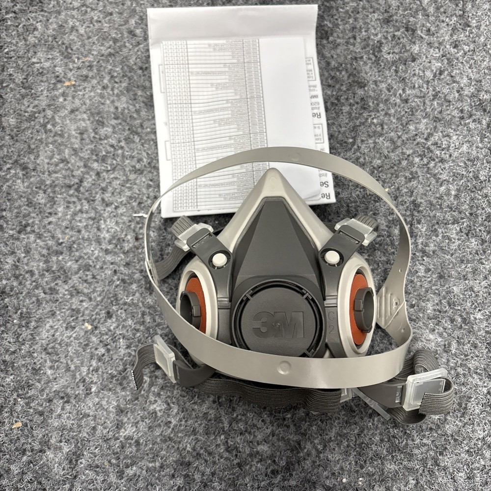 (23) 3M Reusable Respirators Half Facepiece Size Small 6100/07024