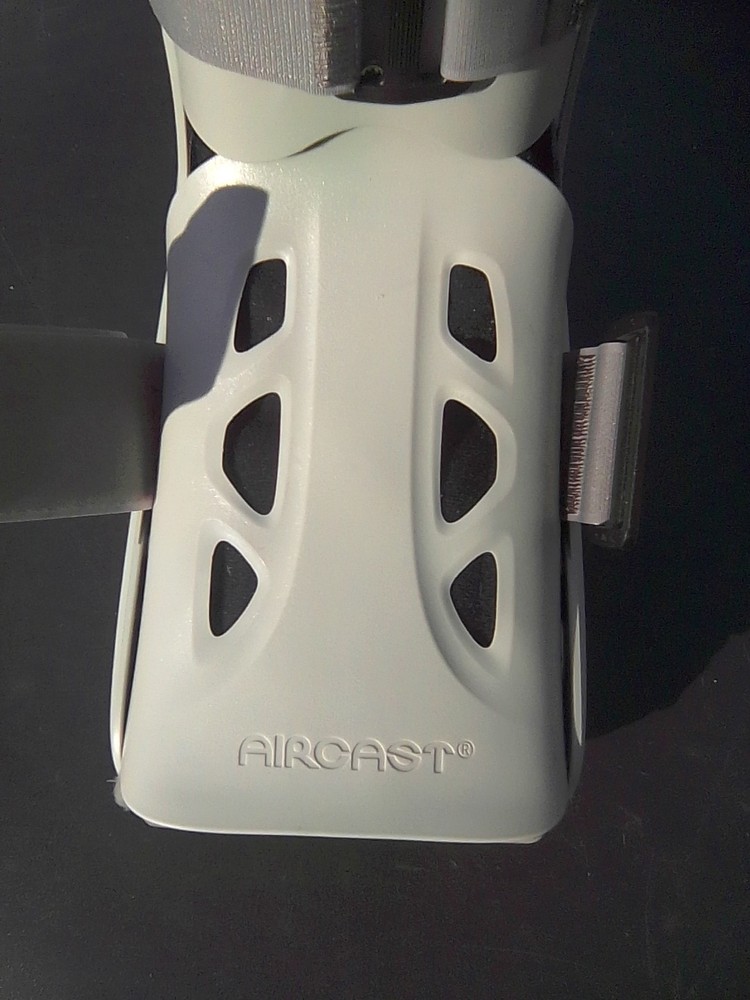 Aircast Softstrike Short Walker Brace Walking Boot w/ Pump DJO LLC Large