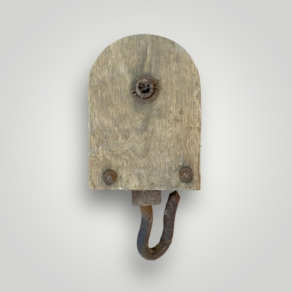 Antique Block and Tackle Barn / Maritime Pulley