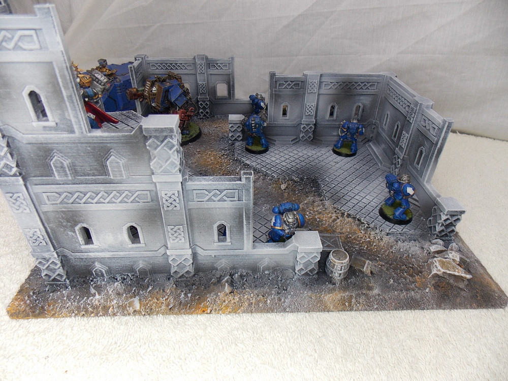 WARGAMING TERRAIN PAINTED BUILDING