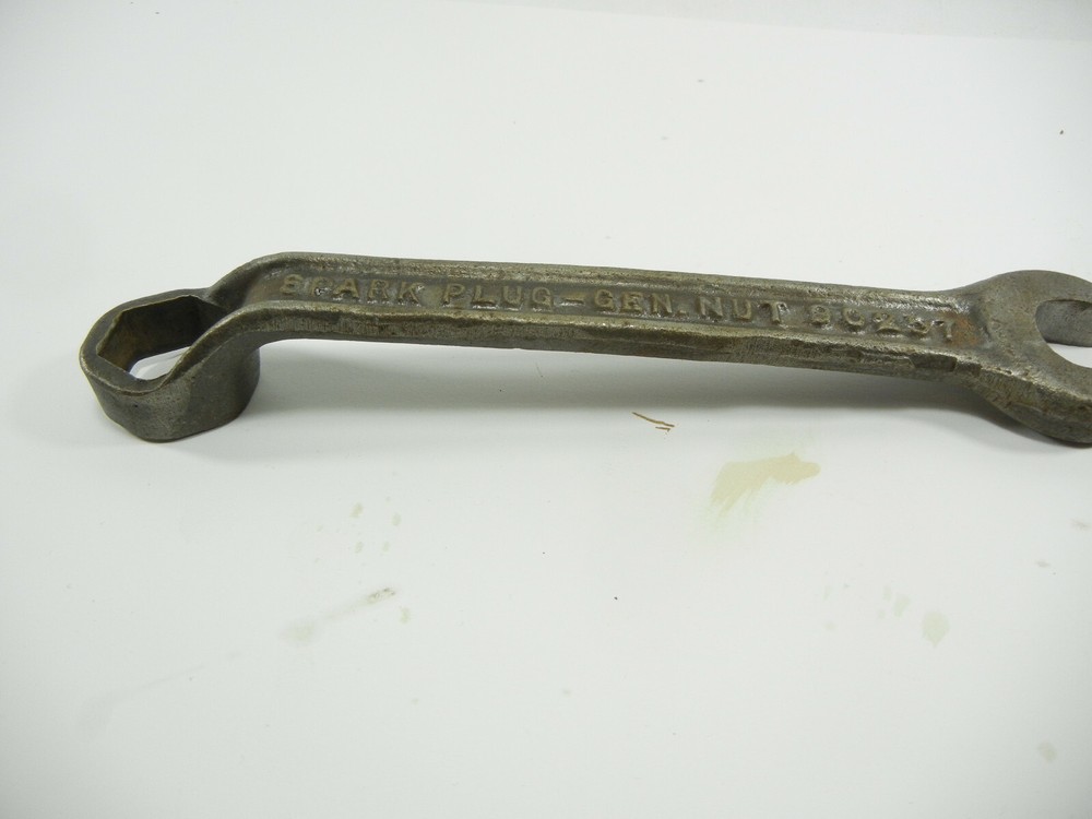 CYLINDER STUD BATTERY NUT SPARK PLUG - #90257 wrench H002