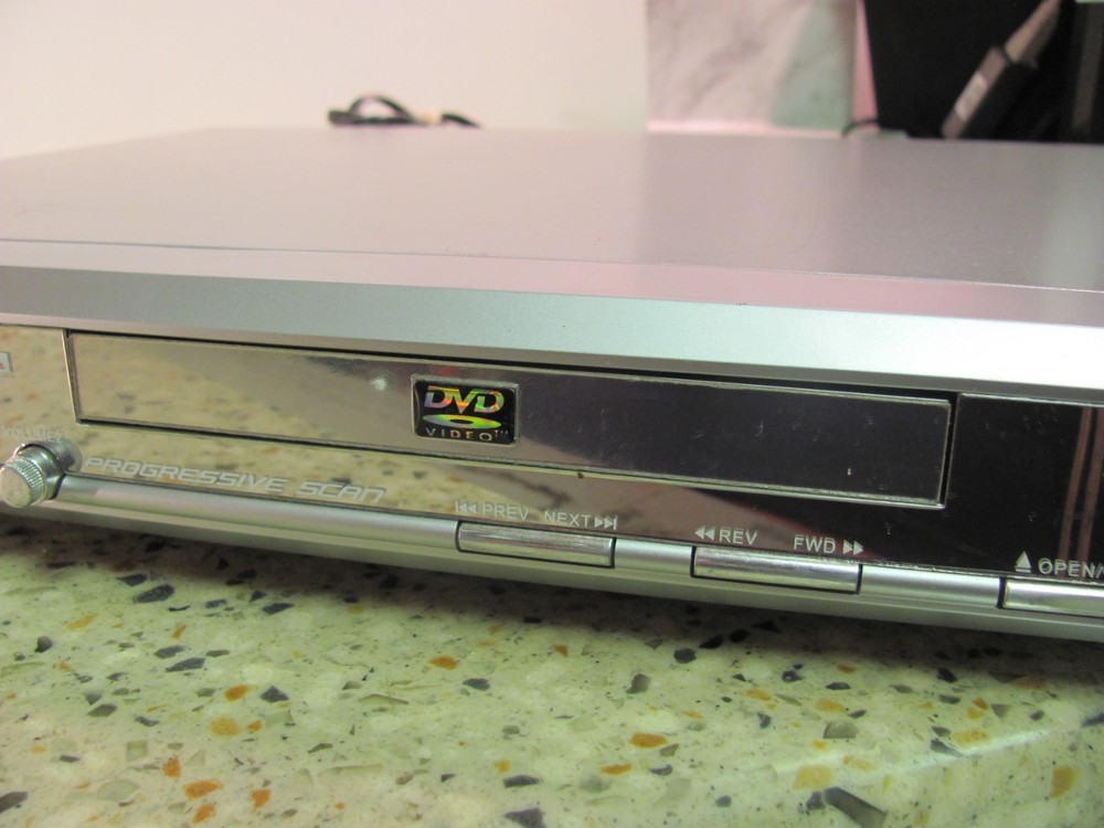 Samsung DVD-P480 Progressive Scan DVD Player