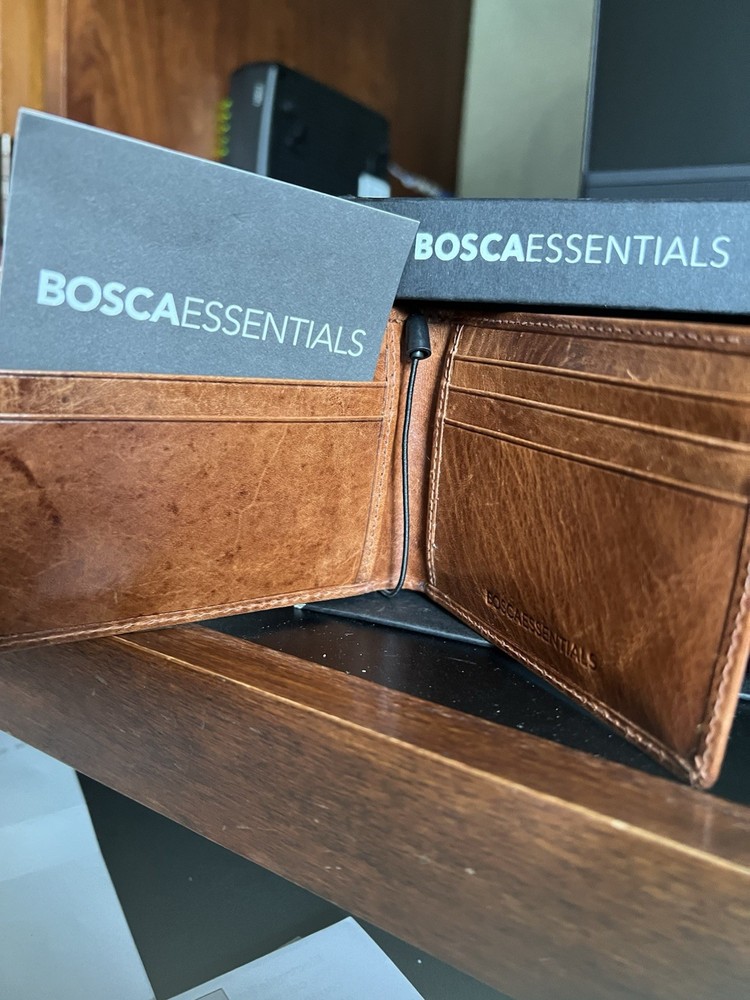 Bosca Essentials Men’s Bifold Wallet Tan NIB Genuine Leather
