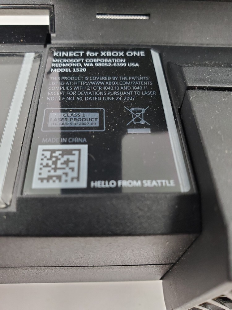 Microsoft Xbox One Kinect Sensor 1520 Genuine Motion Sensor Bar TV Mount Bundle