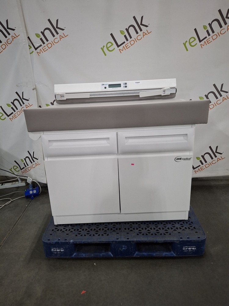 UMF Medical 5900 Pediatric Exam Table