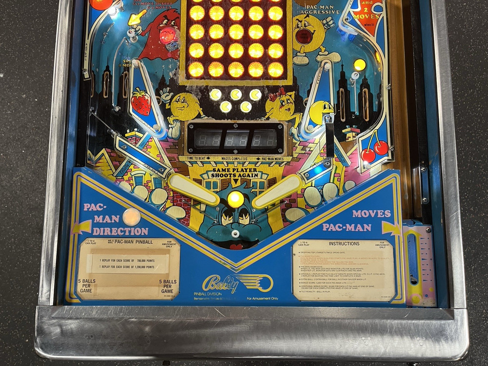 1982 BALLY MR AND MRS PACMAN PINBALL MACHINE PROF TECHS PLAYS GREAT